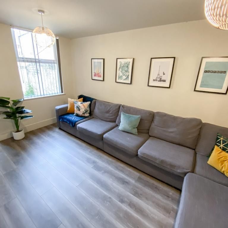 5 bedroom house to rent - Photo 1