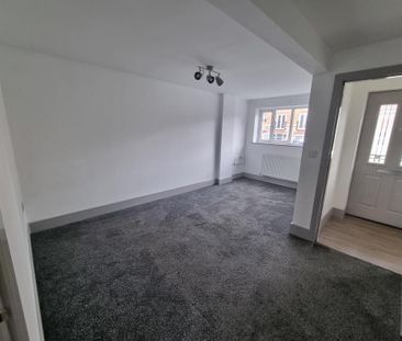 5 bedroom detached house to rent - Photo 1