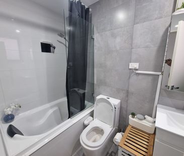 Modern 1 bedroom unit for rent in Wiley park - Photo 6