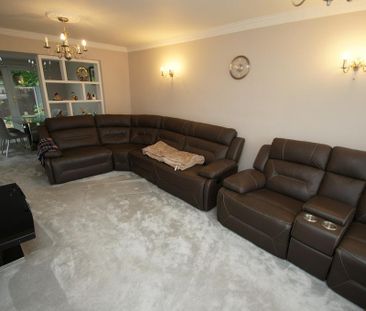 4 bedroom detached house to rent - Photo 1