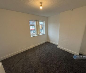 3 bedroom end of terrace house to rent - Photo 3