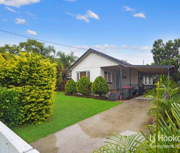 LOVELY FAMILY HOME IN ACACIA RIDGE - Photo 5