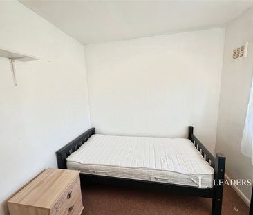 3 bedroom house to rent New Ashby Road, Loughborough, Leicestershir... - Photo 4