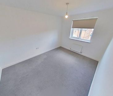 4 bedroom detached house to rent - Photo 2