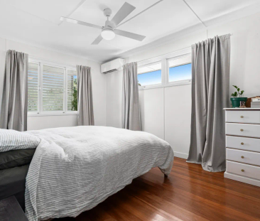 Family-Friendly Bayside Living with Space, Style & Comfort - Photo 4