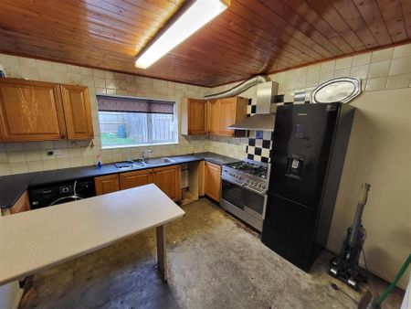 3 bedroom terraced house to rent - Photo 4