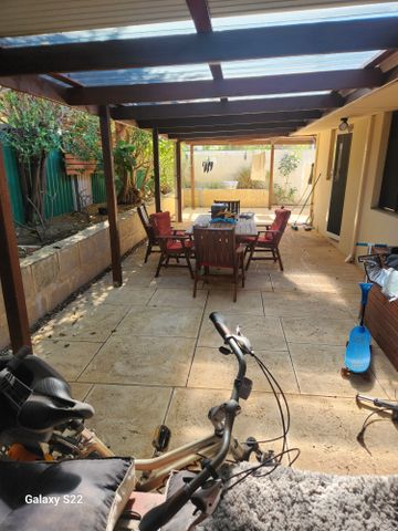 Scarborough - Photo 3