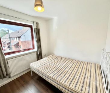 1 bedroom in a house share to rent - Photo 4