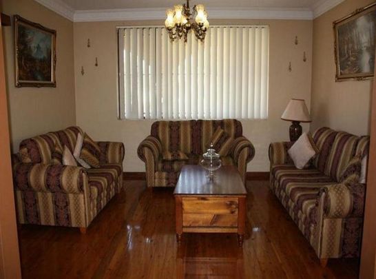 Spacious 4 Bedroom Home - Photo 1