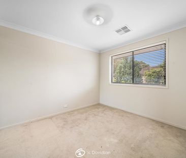 Spacious & Well-Appointed Townhouse in Quiet Location - Photo 2