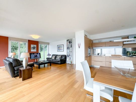 MEUBLÉ - SPECTACULAIRE 5.5 PIÈCES DE STANDING AVEC VUE SUR LE LAC - Photo 1