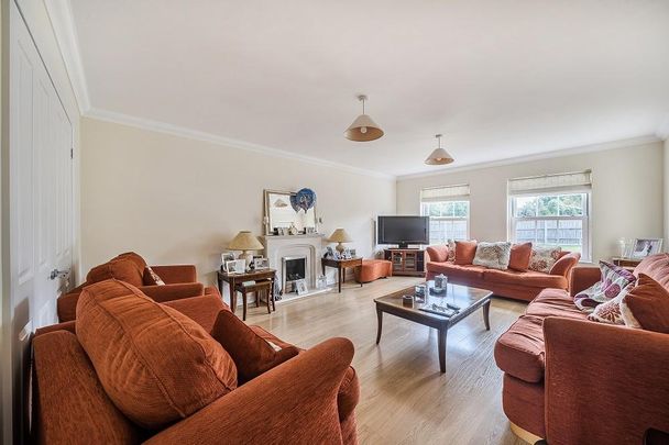 4 bedroom detached house to rent - Photo 1