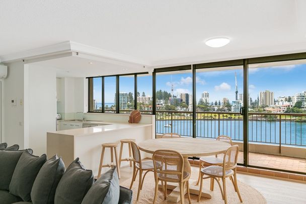 HABOURSIDE WATERFRONT APARTMENT - FURNISHED - Photo 1