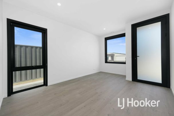 Modern, Low Maintenance Home! - Photo 1