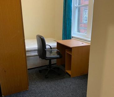 5 bedroom private hall to rent - Photo 4