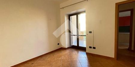 Monolocale in affitto - Photo 2