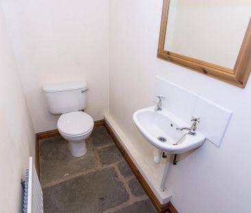 2 bedroom end of terrace house to rent - Photo 3