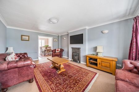 Amis Avenue, Addlestone, Surrey, KT15 - Photo 4