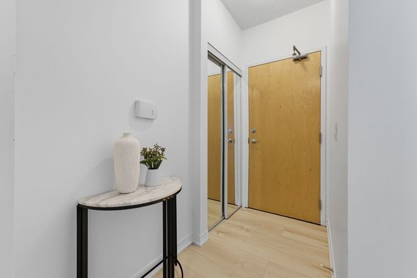 For Lease - 220 Burnhamthorpe Road Unit# 2702, Mississauga, Ontario - Photo 1