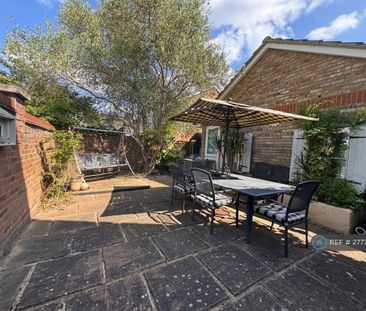 1 bedroom in a house share to rent - Photo 6