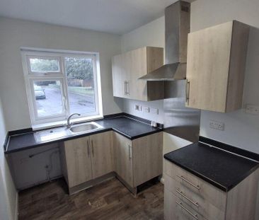 2 bedroom terraced house to rent - Photo 3