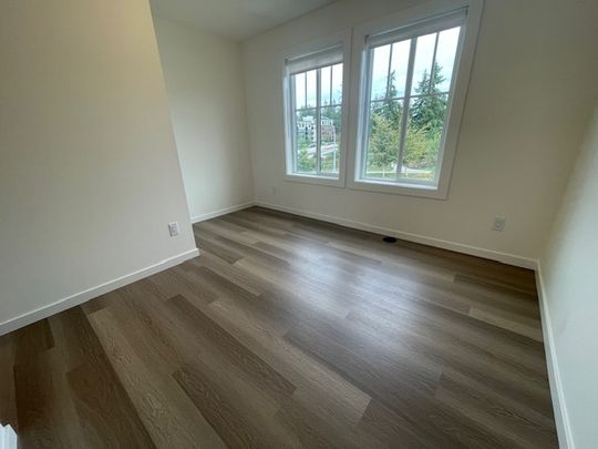 The Loop. Two Bedroom Plus Den/Three Full Bathrooms - Photo 1
