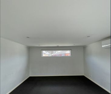 Family Comfort in a Convenient Location - Photo 4