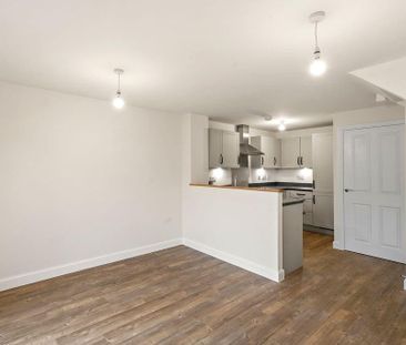 3 bedroom end of terrace house to rent - Photo 1