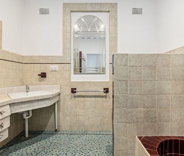 Neat and tidy beachside living - Photo 1