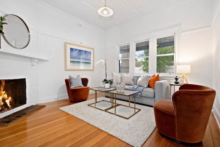 CALIFORNIAN BUNGALOW DELIGHT - Photo 3