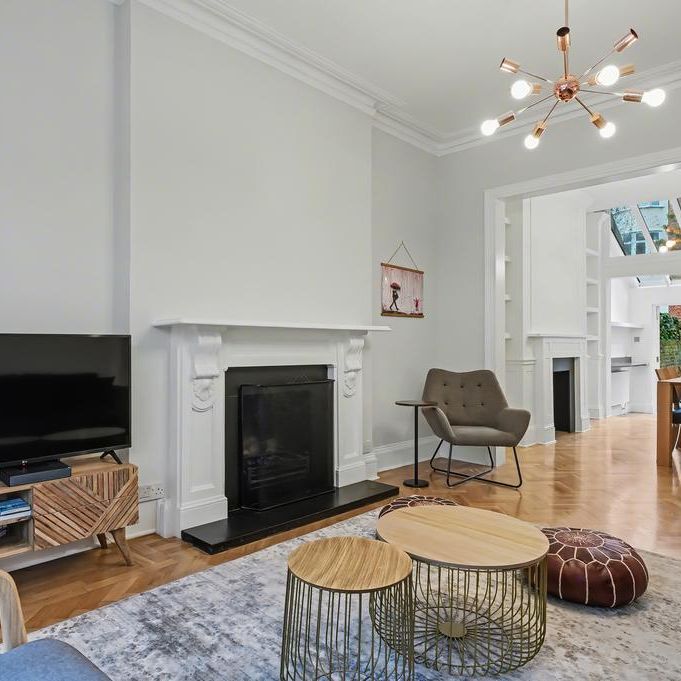 4 bedroom terraced house to rent - Photo 1