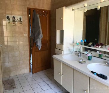 Location Maison 4 pièces 111m² POITIERS 86000 - Photo 4