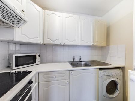 1 bedroom ground floor flat to rent - Photo 4