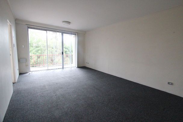 Cosy Apartment in Ideal Location - Photo 1