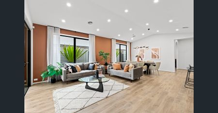 Stunning Ex-Display Home with Premium Finishes and Club Access - Photo 2