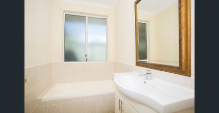 Charming 4-Bedroom Rental House in Peaceful Greenmount Suburb - Ideal for Families or Professionals! - Photo 5