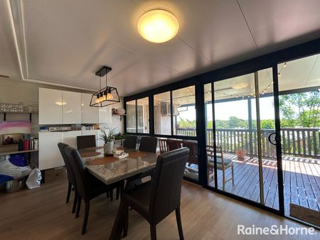 Beautifully Presented, Family Home! - Photo 2