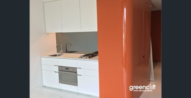 LEVEL 4 | MODERN ONE-BEDROOM SUITE WITH STUNNING VIEWS | @ CENTRAL PARK - Photo 1