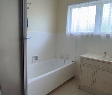 Two-bedroom with sea views near Howick Village - Photo 6