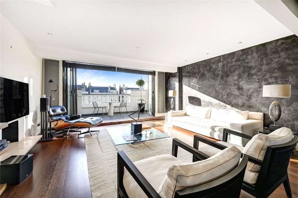 An excellent furnished penthouse apartment with roof terrace - Photo 1
