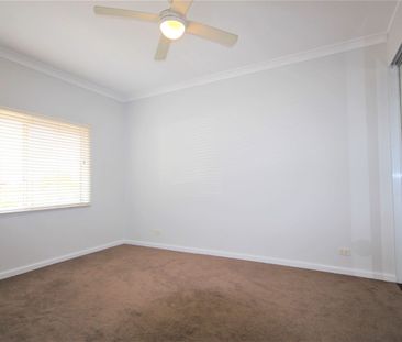 Spacious & Convenient Residence - Photo 5