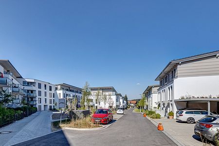 Helle Balkonwohnung mit Designermöblierung - Foto 4