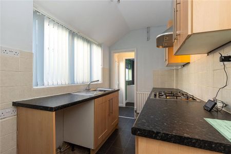 2 bedroom terraced house to rent - Photo 5