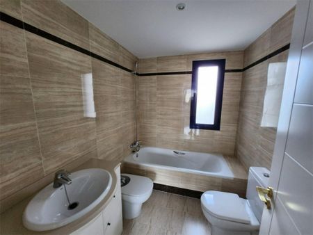 Piso de alquiler en Calle Matías Prats, 1, Puerto de Estepona - Photo 5