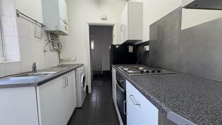 4 bedroom terraced house to rent - Photo 5