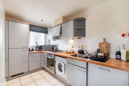 Erebus Drive, Plumstead, SE28, London - Photo 2