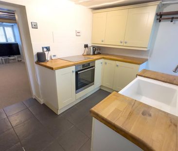 2 bedroom semi-detached house to rent - Photo 4