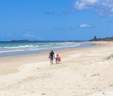 Charming 2-Bedroom Villa in Peaceful Diddillibah - Photo 2