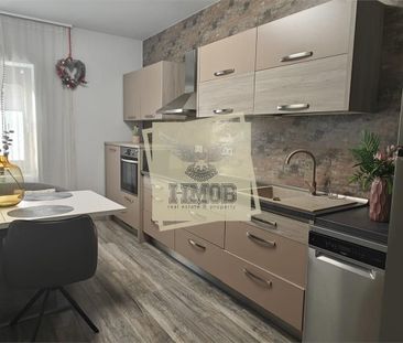 Casa cu 3 camere 2 bai si 289 mp teren in zona Lazaret - Photo 1
