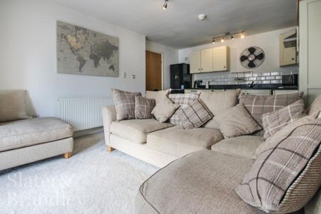 2 bedroom flat to rent - Photo 2